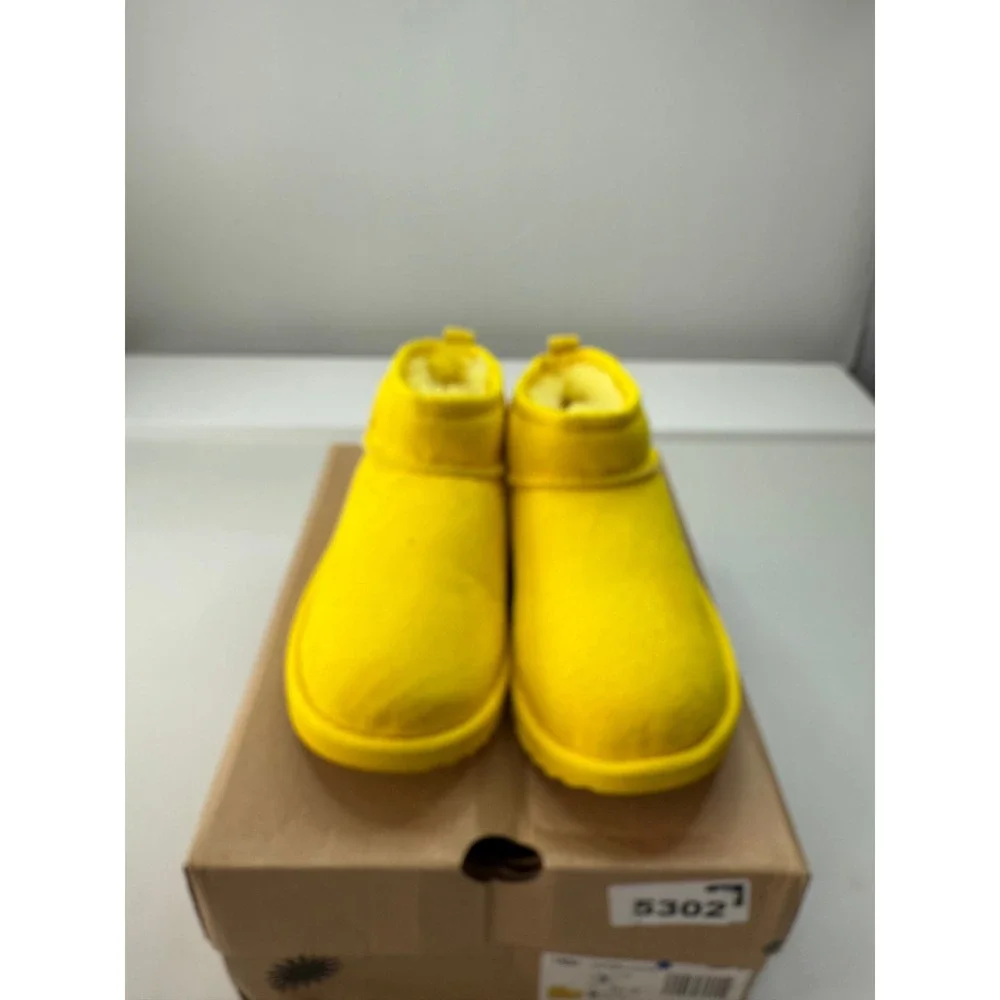 UGG Kids Classic Ultra Mini Canary Yellow Suede Ankle Boots 1130750K Size 2 NEW